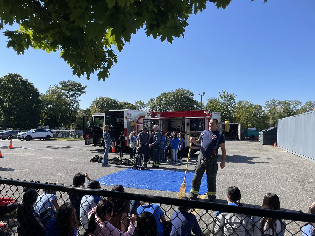 Fire safety with the Albertson Fire Department! <a href="/SearingtownK5/">Searingtown School</a> #firesafety #makeaplan