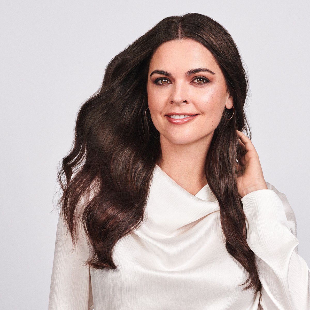 revlon's tweet photo. Fall Hair refresh 🤝 Prime Day 💁♀️
Shop #ColorSilk Beautiful Color - now 20% off on @amazon: https://t.co/dlPmdbUbVt
📸: @KatieLeeKitchen https://t.co/etWhDPiLsT