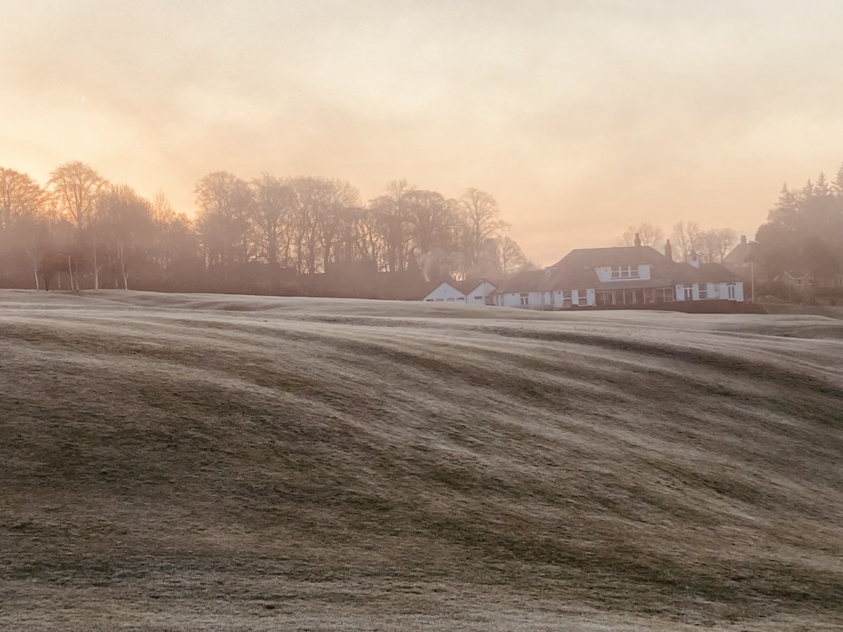CavGC's tweet photo. There's no such thing as a free lunch 🍝 
If it looks too good to be true, it probably is 🙈
How does 16 months golf for the price of 12 sound? REALLY .. buy an individual membership now and pay nothing more until March 2024 https://t.co/wHVY2p59mk #Top1000 #Derbyshire #Golf https://t.co/80NhXIcRtI