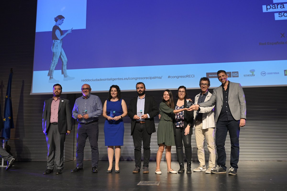 NexusGeographic's tweet photo. Molt orgullosos de que #Recitty, la nostra plataforma #smartcity per a tot tipus de ciutats, hagi rebut el Premi Espai de Connexió al #CongresoReci per la nostra col·laboració amb @ViladecansTweet i @ajelprat! 🏆 https://t.co/Bn6unPGnRb