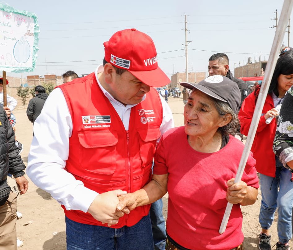 viviendaperu's tweet photo. #Huaral | ✅ Inauguramos piletas públicas para brindar agua potable a más de 1000 personas. 

➡️ Trabajo articulado con @OtassPeru y Emapa Huaral permitió poner en funcionamiento fuentes de agua en favor de familias de centro poblado. https://t.co/lD7pCwB5eV https://t.co/BsBBoFfcEE