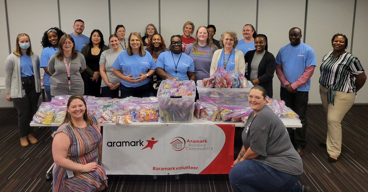 Congrats to Katelyn Repash, Procurement Director for Responsible Sourcing, on receiving the 2022 Ian Bailey Pride of Aramark award and @oasisnashville on receiving Aramark’s OUTstanding Community Partner award. 

🔗: aramark.com/about-us/newsr…  

#AramarkPride #NationalComingOutDay