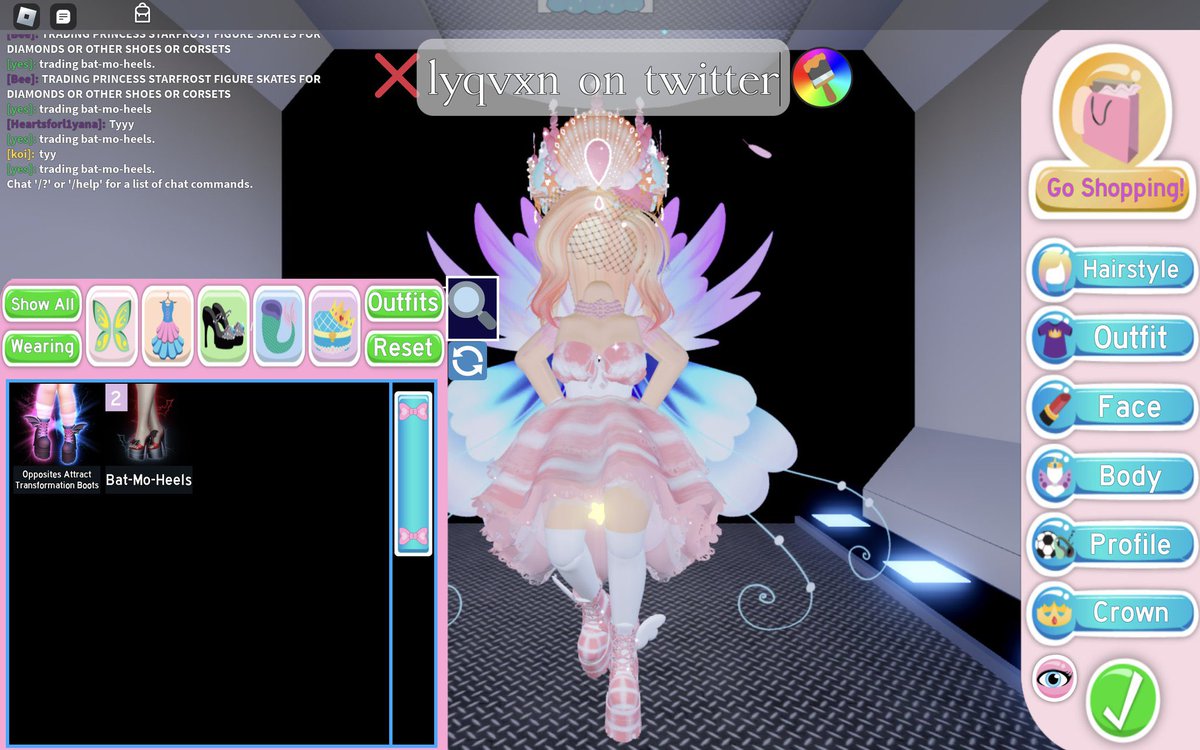 Itzzzzzelyssaaa's tweet photo. speed bat mo heels giveaway! 

— follow me + @lyqvxn w/🔔
— like &amp; retweet 

hc: qrt w/tags 
#royalehigh https://t.co/UGBZnWWxGd