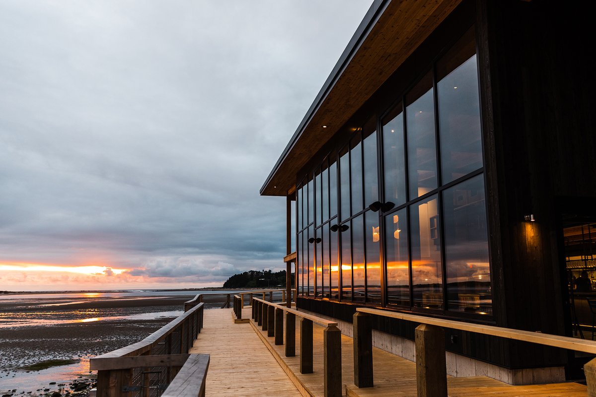 NewSchoolBeer's tweet photo. Pelican Brewing's 4th location may be their most impressive yet https://t.co/moAVbud21G
#siletzbay #lincolncity #lincolncityor #oregoncoast #pelicanbrewing #oregonbeer https://t.co/HeMXQt6au9