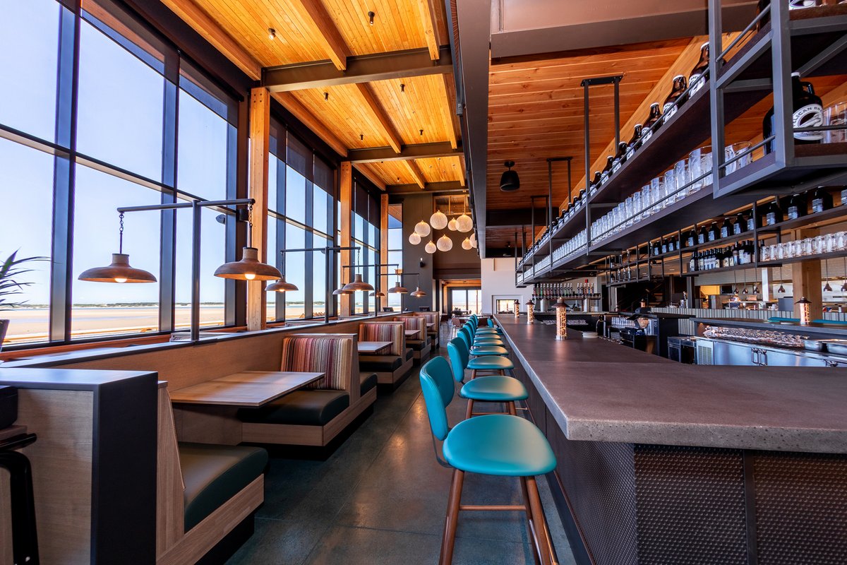 NewSchoolBeer's tweet photo. Pelican Brewing's 4th location may be their most impressive yet https://t.co/moAVbud21G
#siletzbay #lincolncity #lincolncityor #oregoncoast #pelicanbrewing #oregonbeer https://t.co/HeMXQt6au9