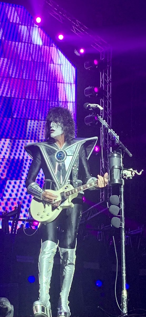 JuMcGee's tweet photo. My last ever KISS shows I think! https://t.co/qhSxioBR2Z