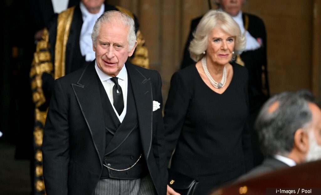 Coronation2023's tweet photo. King Charles III will be crowned on May 6 2023.

The Coronation will take place at Westminster Abbey. https://t.co/WcdkCQrj3I