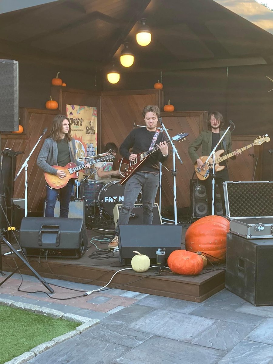 Gigs this week!

Fri, Oct. 14 Chesapeake Inn Restaurant and Marina Chesapeake City, MD (7pm)

Sat, Oct. 15 Hard Rock Hotel &amp; Casino Atlantic City Lobby Bar (1pm)

Sat, Oct. 15 Curran's Bensalem 9pm

Sun, Oct. 16 Paddy Whacks Irish Sports Pub South Street Philadelphia, PA (4pm)