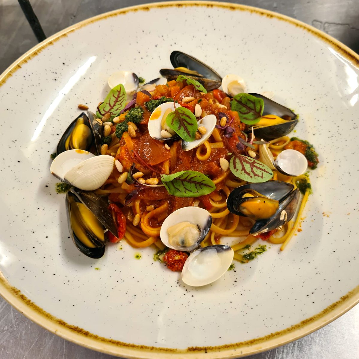 KentisburyG's tweet photo. Shellfish and pine nut linguini in a tomato sauce with mussels, clams, prawns, and samphire, absolutely delicious!
Available on our new classics menu.
Book Now... https://t.co/29N3y8sGyg
#Devon #DevonBiz #Bideford #Barnstaple #Braunton #Ilfracombe #NorthDevon #DevonFoodies https://t.co/7mxrQ2Ew5d