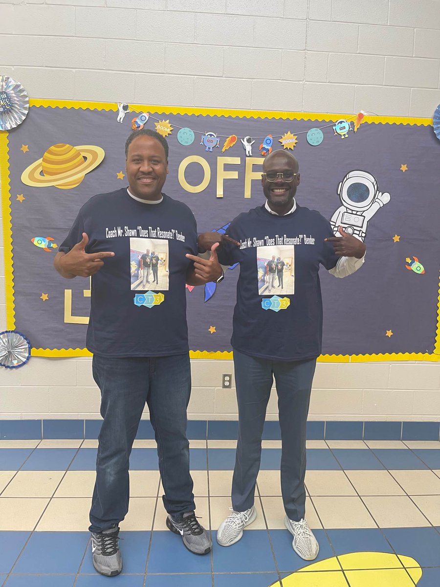 CT3Education's tweet image. &quot;Imagine my excitement when my principal (Stephen Johnson) brought us matching tees!&quot; - Shawn &quot;Does That Resonate?&quot; Bender

Our leadership coaching combines the art &amp;amp; science behind being an effective leader. Learn more: bit.ly/3yQScrU  
#PeopleOverProcess @JPSDistrict
