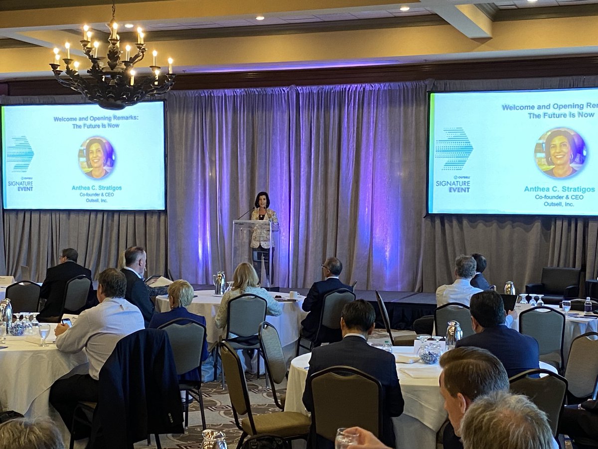 ⁦<a href="/AntheaStratigos/">Anthea Stratigos</a>⁩ from ⁦<a href="/outsellinc/">Outsell, Inc.</a>⁩ kicks off the 2022 Signature Event. It’s great to be back in person!