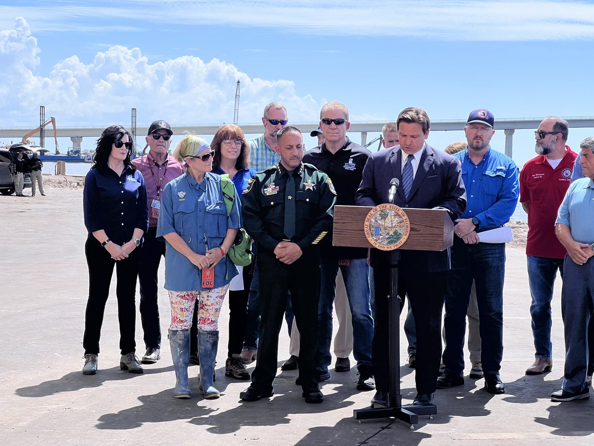 SheriffLeeFL's tweet photo. Sheriff Carmine Marceno is standing with @GovRonDeSantis and several local and state leaders to bring in resources to create more access to Sanibel Island https://t.co/w0CSrXk4nF