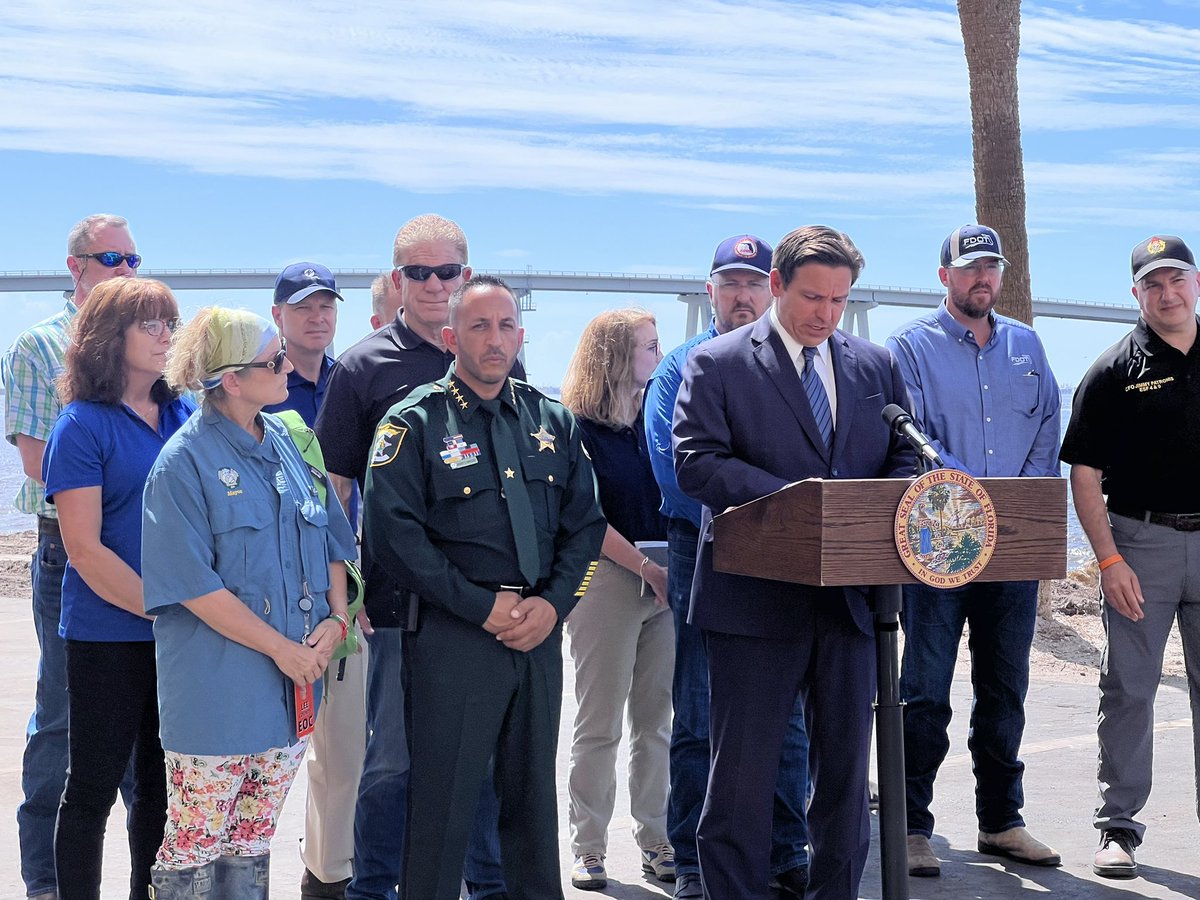 SheriffLeeFL's tweet photo. Sheriff Carmine Marceno is standing with @GovRonDeSantis and several local and state leaders to bring in resources to create more access to Sanibel Island https://t.co/w0CSrXk4nF