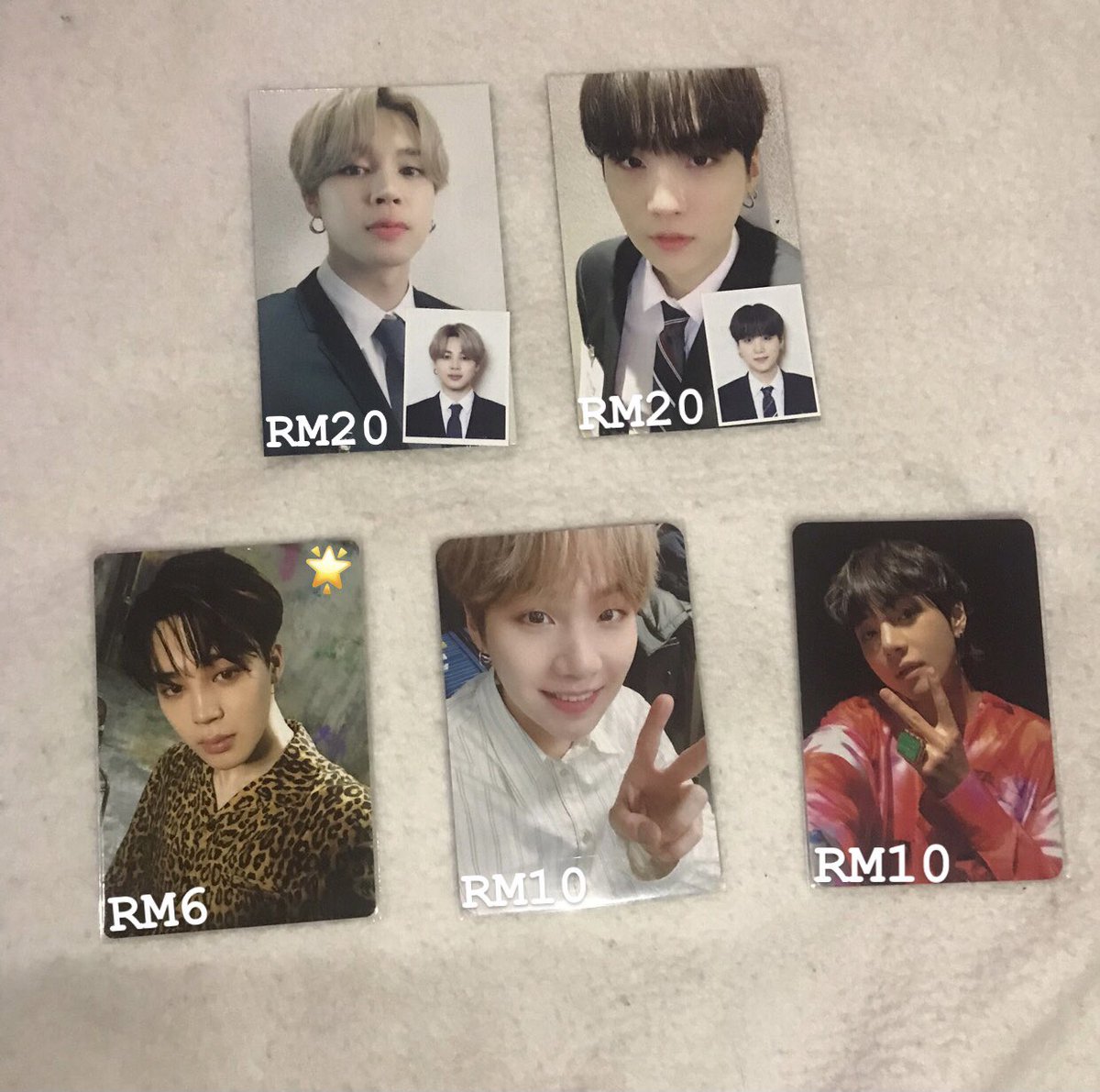 taetinity's tweet image. WTS!!!
clearing my collections 🛒

—price in pic
—on hand
—excl local postage only (rm8/wm)
—🌟a slightly defect
—dm me if you interested 

 #pasarbts #pasarBTSMY