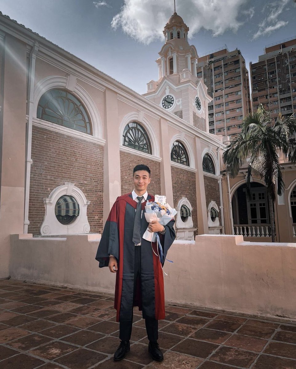 hksultboy's tweet photo. 👨🏻‍🎓畢業 https://t.co/xuzPIKWp2G