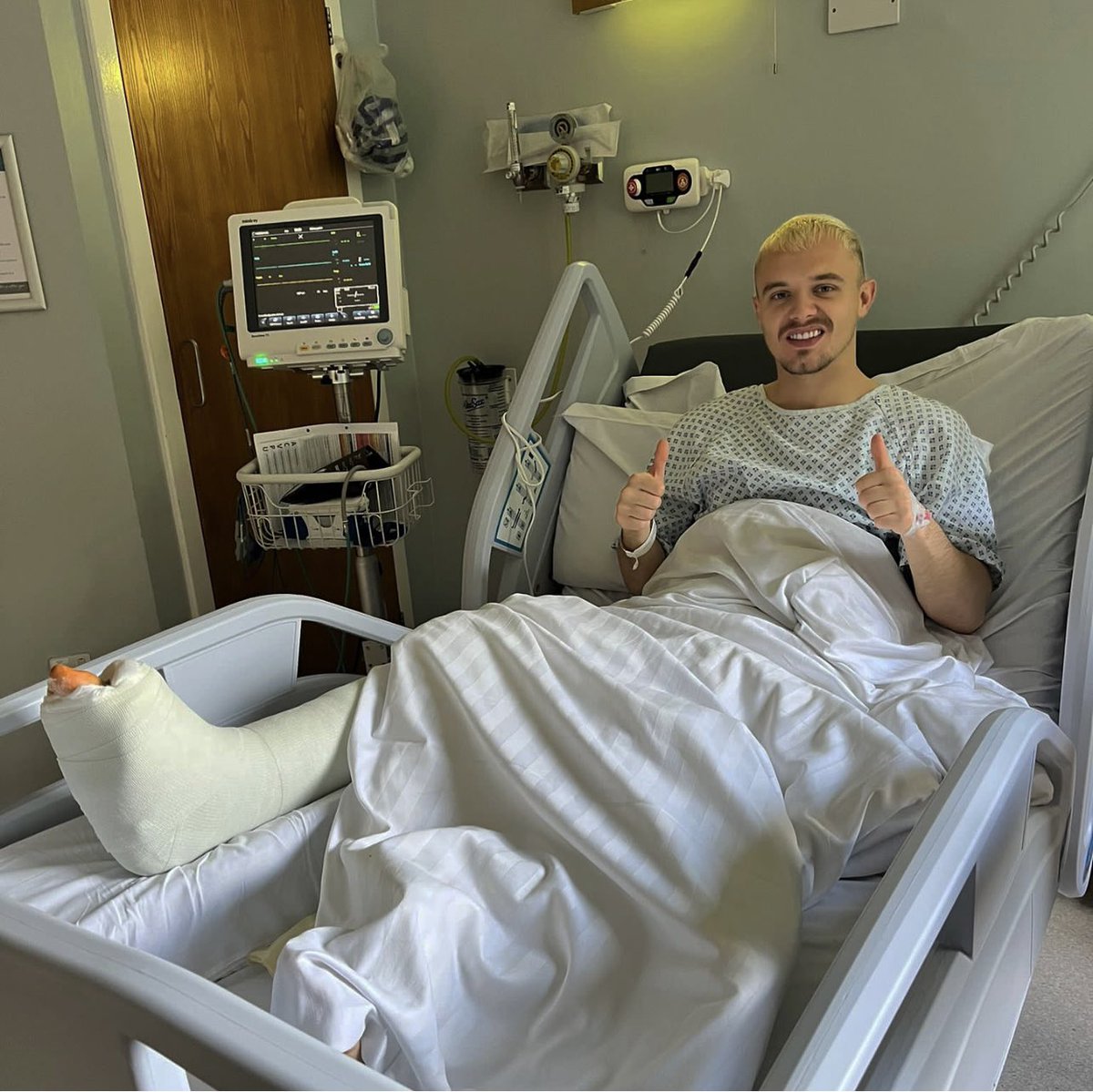 Luke Thomas tweet media