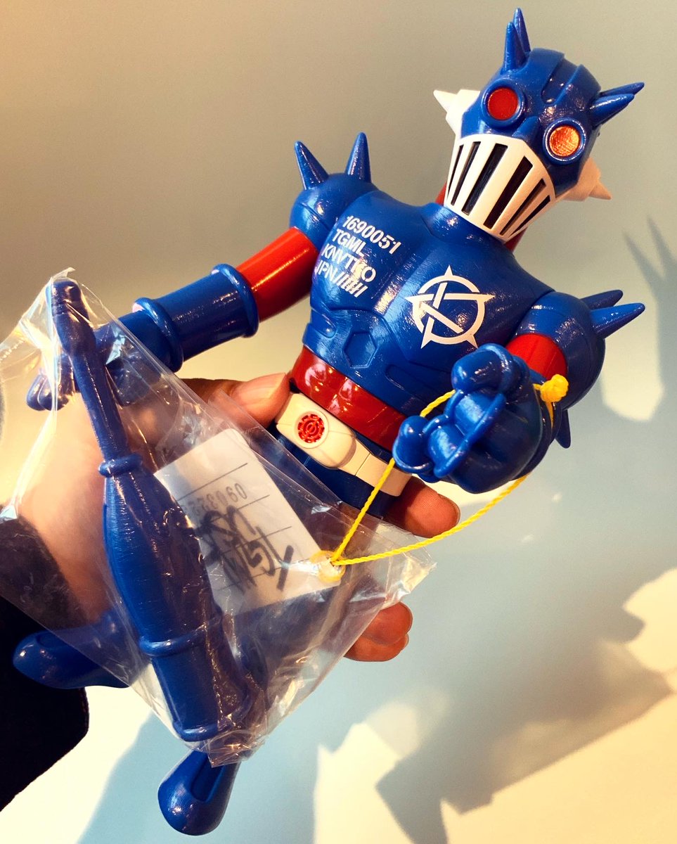 zilantrasveht's tweet photo. 『TOGEMAL(knave 2022 solo exhibition ver.)』
ジャメゴンに引き続き、knaveさんの個展にてお迎え👍
トリコロールカラーのトゲ丸、ヒロイックな雰囲気もあって非常に好きな配色です🇫🇷
#knave #knavetokyo #ネイヴ東京 #togemal #tgml #トゲ丸
#blackpearls
#sofvi #sofubi #softvinyl
#ソフビ https://t.co/U0ednf9ShS