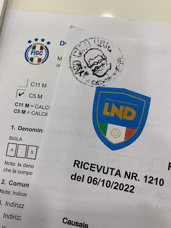 CiroVive's tweet photo. ●FELICI di mostrarvi l' iscrizione al Camp. di #CalcioA5 ⚽️
Dopo la prima esperienza di anni fa'....SIMM TURNAT😄
Per divertirci, competere e portare,ovunque giocheremo,il nostro messaggio di sportività e fratellanza.
A presto!
💙✌️
#AsdCiroVive
#LND #AvversariMaiNemici https://t.co/5VYbfJ9CId