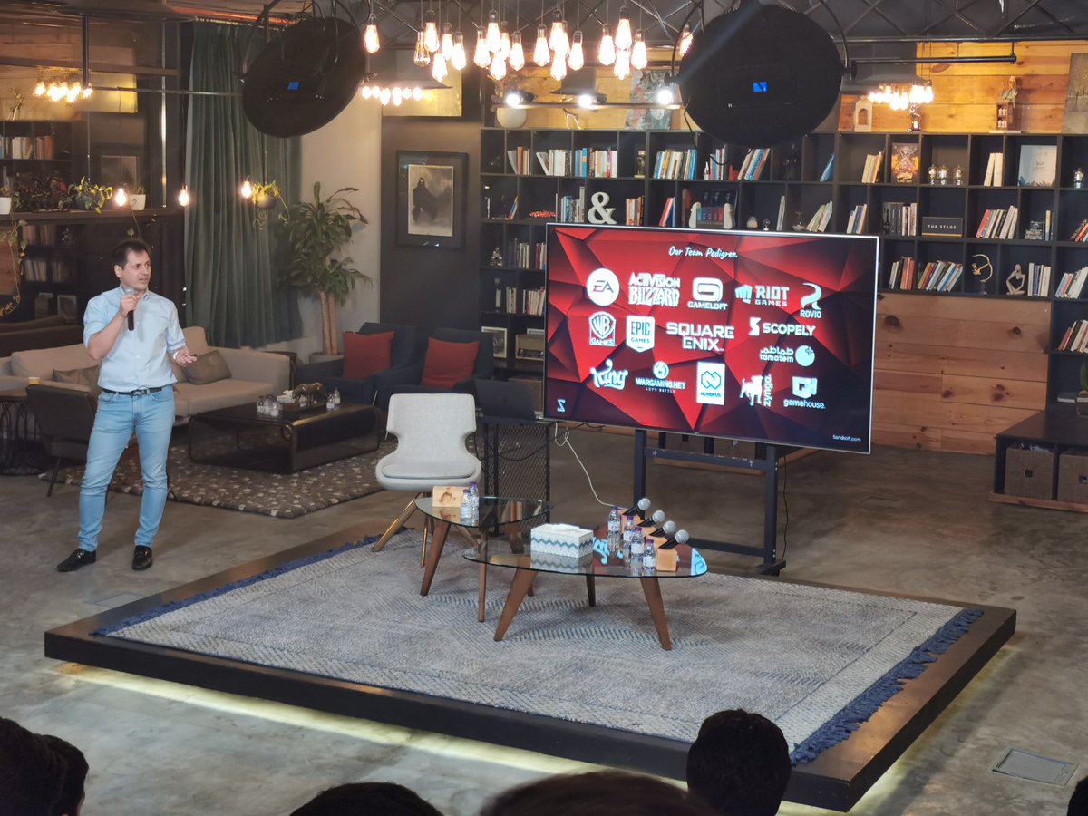 GamedevCorners's tweet photo. الآن لقاء مطوري الألعاب #igda بالرياض حيث يعرض استديو @SandsoftGaming مقدمة عن شركتهم وخططهم وألعابهم

وشكرا لفريق @_Nine66_
 لتنظيم هذه اللقاءات الشهرية
#gamedev #Nine66 #IGDA_Riyadh #مطوري_الألعاب https://t.co/N6rzoYAs4D https://t.co/pMNyXdGpaR