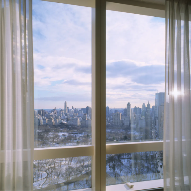 NewYorker's tweet photo. “As a new resident of 550 Fifth Avenue, you should be aware that this combination of sky-high and extra skinny produces the following unique (we like to think of them as ‘exclusive’) conditions within this building.” https://t.co/FSAyWABlwq