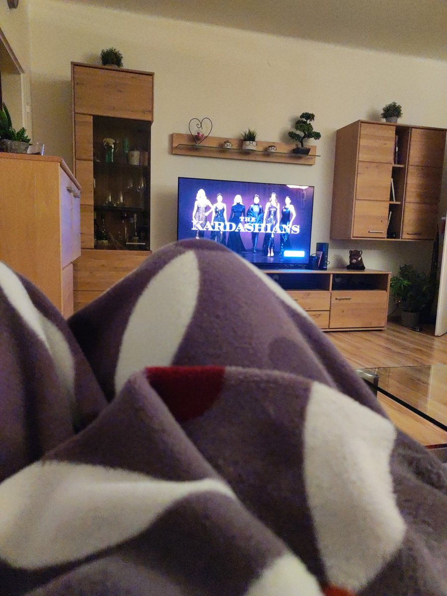 niciagl's tweet photo. Nach einem langen Tag und vielen neuen (vor allem philosophischen) Eindrücken, brauch i amoi a Pause...🤭🤷🏽‍♀️ https://t.co/FTlYVQXOL6