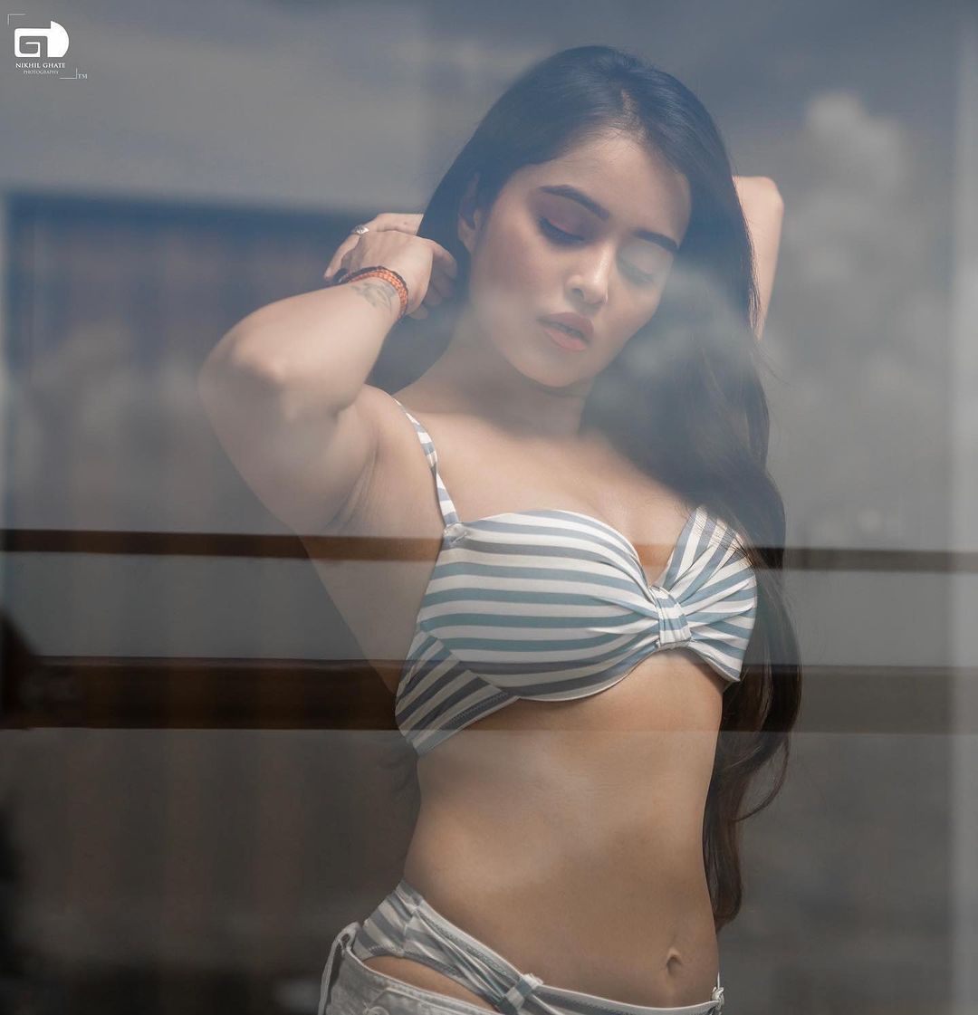 DanceDroll's tweet photo. #kaushikirathore #indiangirls #fitness #FitnessGirl #fitchick #navelshow #navelseduction https://t.co/oseb0oxJIK