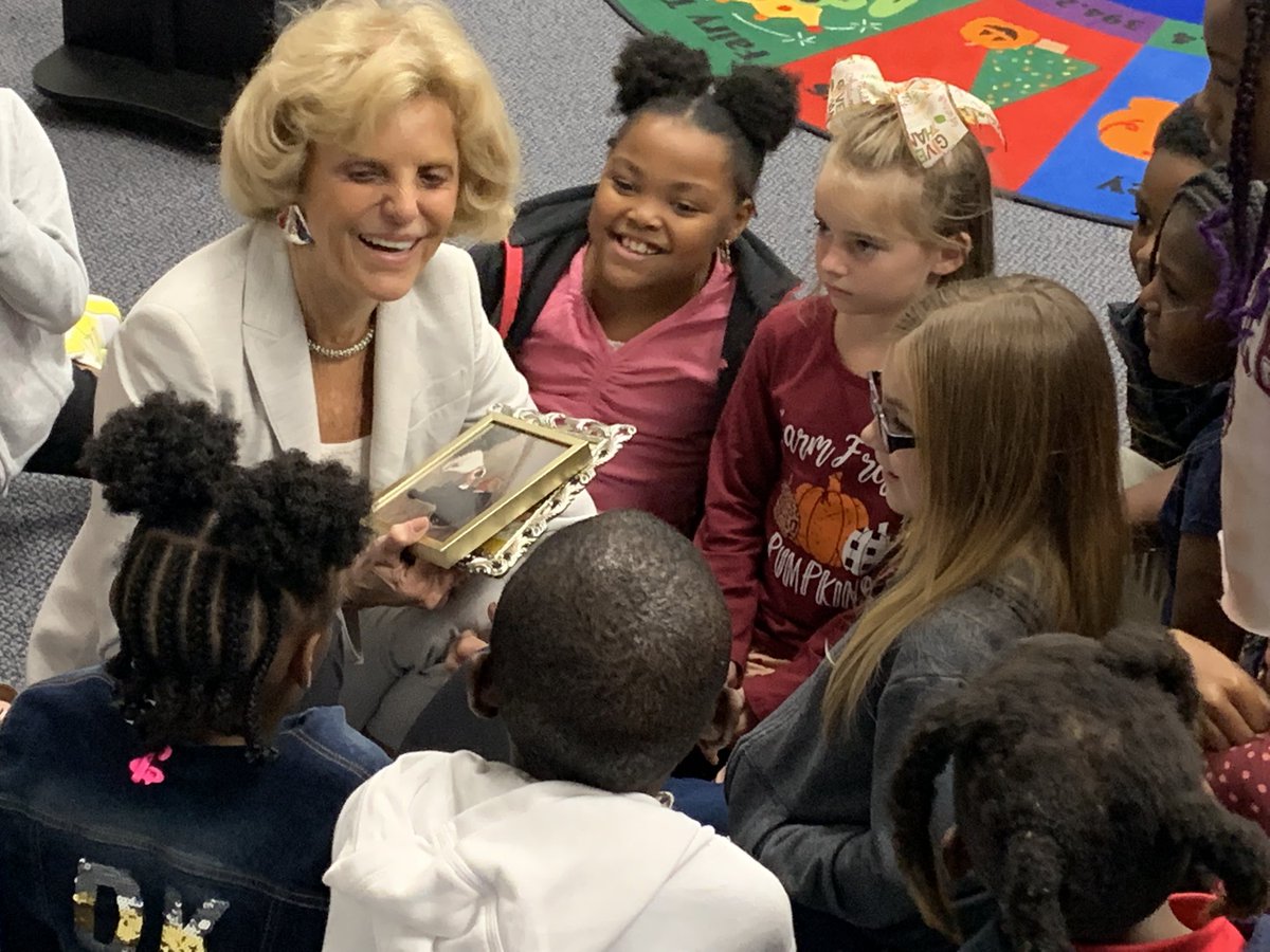 1stLadySC's tweet image. Had such an enjoyable visit with happy, bright, well-behaved children @SWilderelem, and an impressive leadership team. Thank you for inviting me to read with you. Can’t wait to do it again!