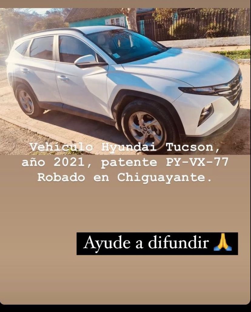 LorenaJaraS's tweet photo. Ese auto fue robado ayer a una familia en una nueva encerrona en Chiguayante por favor ayudemos a difundir para que lo encuentren sus dueños 🙏 https://t.co/oe7oJsuMtn