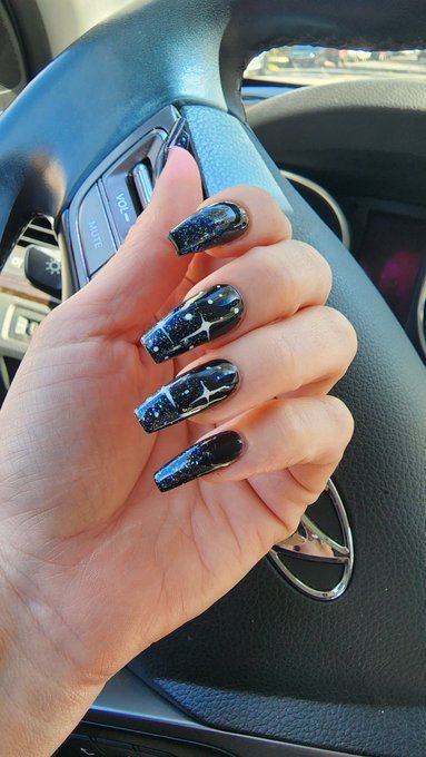 Red carpet nails ✨ https://t.co/mi4mh0kK6R<a href="/tag/wickedretreat"class="tags"><span>#wickedretreat</span></a>