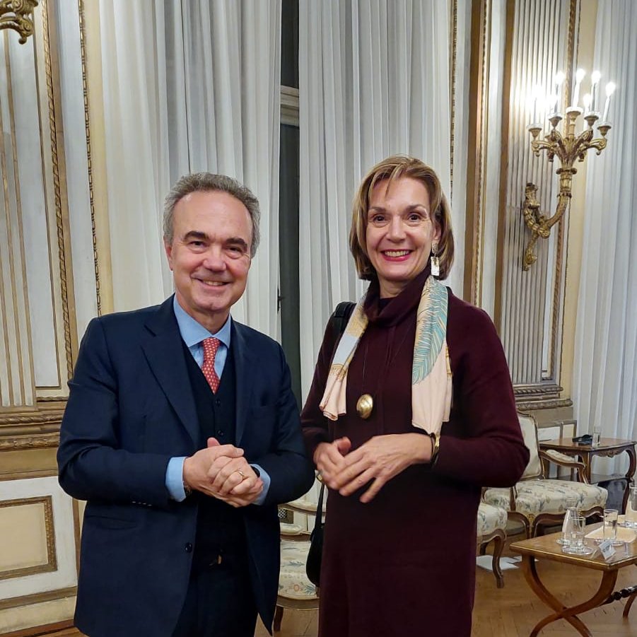 🇮🇹🇦🇹🇫🇷 Un vero piacere ospitare a Palazzo #Metternich  tanti amici e colleghi per parlare di #Storia #europea 🇪🇺condivisa. 
Grazie <a href="/GillesPecout/">Gilles Pécout</a> Prof #Gotsmann <a href="/diplosor/">Stefano Baldi</a>!

<a href="/ItalyinAustria/">Italy in Austria</a> <a href="/MetternichDe/">𝐂𝐥é𝐦𝐞𝐧𝐭 𝐝𝐞 𝐌𝐞𝐭𝐭𝐞𝐫𝐧𝐢𝐜𝐡</a> #Cavour #Garibaldi #Napoleone  #Rinascimento #Europa
