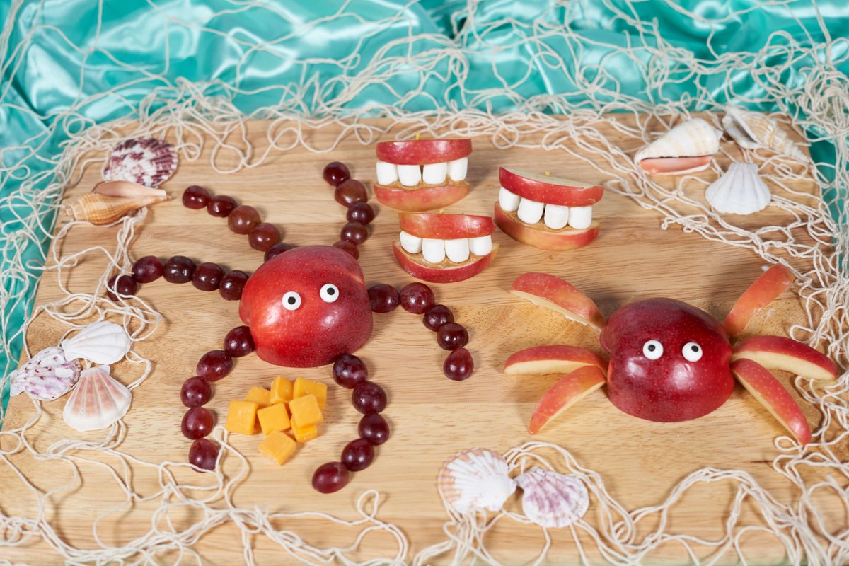 MacKidSkagit's tweet image. Check out the easy to prepare spook-a-licious and frightfully delightful Apple Monster Bites using @FreshUpdates Chiquita Bites® Juicy Green Apples. And don’t worry, they don’t bite! 👻

#sponsored   national.macaronikid.com/articles/632b1…