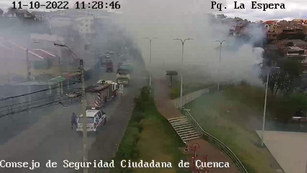 CSC_CUENCA's tweet photo. 📍Mediante nuestros sistemas de vídeo vigilancia visualizamos un incendio forestal en el sector del Parque La Espera.
Alertamos oportunamente a los organismos de respuesta y socorro para su oportuna intervención.
Recuerde: #CuidaLosBosques
@froilansv https://t.co/iMOaJ2Hy7d