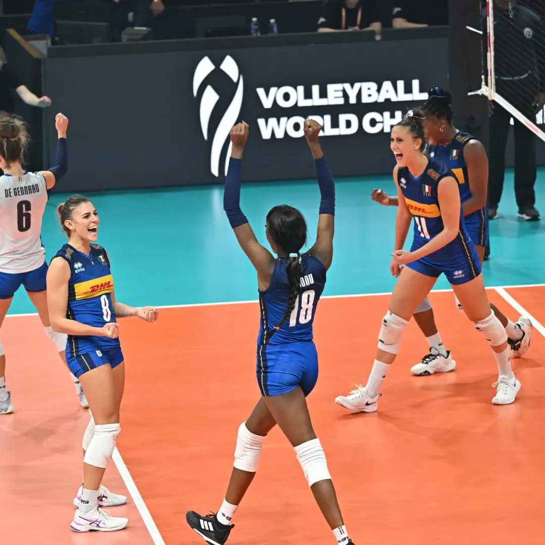 L'ITALIA È IN SEMIFINALE 😍🇮🇹
Le azzurre replicano il risultato di sabato e vincono il match contro le cinesi.
📅 Giovedì la semifinale contro la vincente tra Brasile e Giappone! 
Forza azzurre 🔥
#pallavolosupervolley #mondiali #WWCH2022 #pallavolo #semifinale #siatkówka