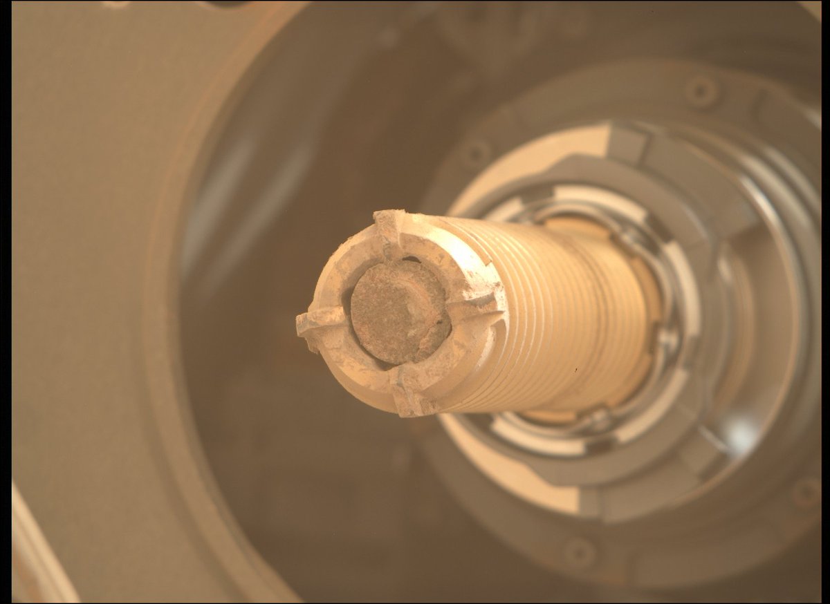 NASAPersevere's tweet photo. Over the weekend, I collected my 14th rock core, but I was unable to seal the sample tube. The sample is stored safely inside my caching assembly, but some work remains to figure out how to cap and seal the tube.  #SamplingMars https://t.co/CrcZLBO1Z6