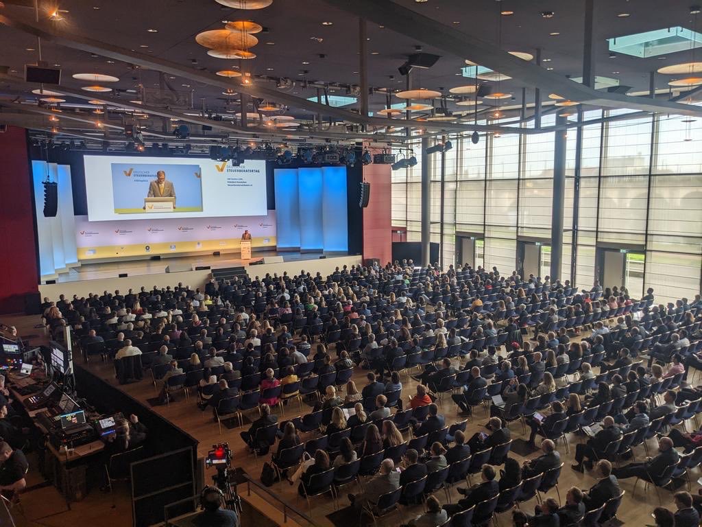 Ein großes Dankeschön an alle Teilnehmenden! 🥳 Sie waren super! Wir freuen uns auf Sie beim 46. Deutschen Steuerberatertag vom 15. bis 17.10.2023 in Berlin ☀️