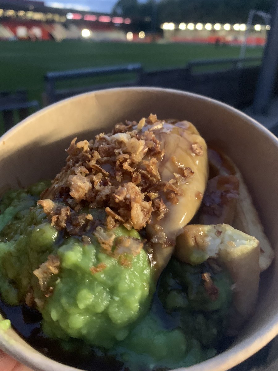 Rag Steak Pudding, Chips, Mushy Peas, Bovril Gravy &amp; Crispy Onions. <a href="/FCUnitedMcr/">FC United of Manchester 🟥⬜⬛</a> £5.50 <a href="/FootyScran/">Footy Scran</a>