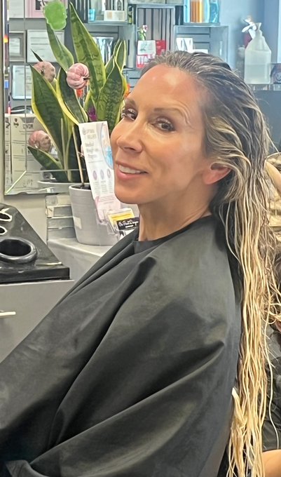 Just finished getting my hair done for the #atlantaladieschoicecontentparty coming up with @poisonginger691<a href="/tag/atlantaladieschoicecontentparty"class="tags">#atlantaladieschoicecontentparty</a><a href="/tag/real"class="tags"><span>#real</span></a><a href="/tag/nofilter"class="tags"><span>#nofilter</span></a><a href="/tag/blondeshavemorefun"class="tags"><span>#blondeshavemorefun</span></a><a href="/tag/cougar"class="tags"><span>#cougar</span></a>
