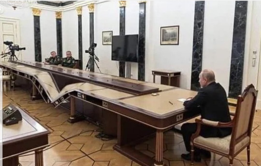 yulia__musa's tweet photo. Weirdo and his natural environment

#Putin70 #KerchBridge #PutinWarCriminal #PutinIsaWarCriminal #PutinHitler #russiaisateroriststate https://t.co/IvmE6qjMFF