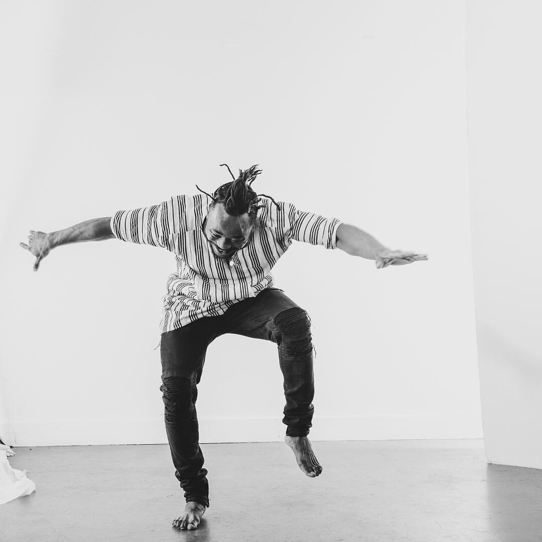 reachanother's tweet image. Fodé Sylla is a dynamic acrobat, drummer, dancer and performance artist from Conakry, Guinea. Fodé will be performing at our upcoming gala on October 15. Come and support our great cause while also catching an amazing performance! 

Gala tickets here:
reachanother.org/2022-gala/