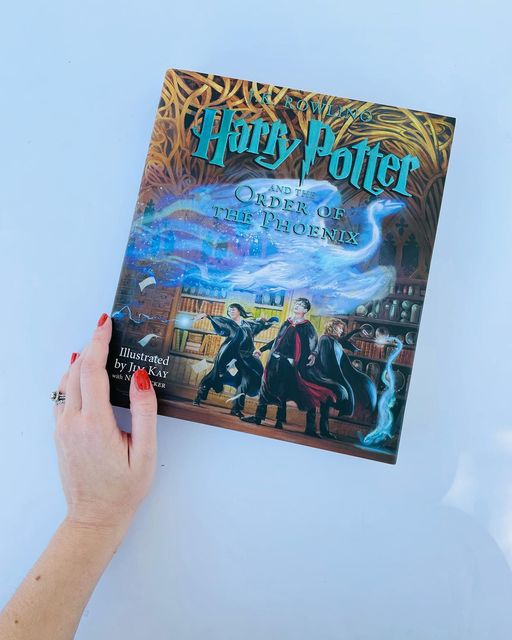We’ve got the NEW ILLUSTRATED HARRY POTTER!! The Order of the Phoenix is available now, illustrated in brilliant full color. Come grab a copy today!!