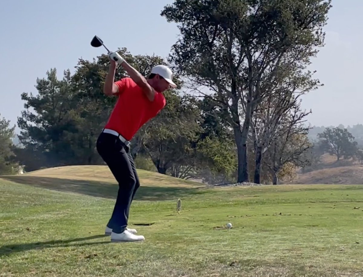 Felix Schrott is tied for the lead at the Bill Cullum Invitational as he tees off at No. 10 ... 9 holes to go for Schrott and the Matadors who lead Hawai'i by 3 shots
#UniteTheValley