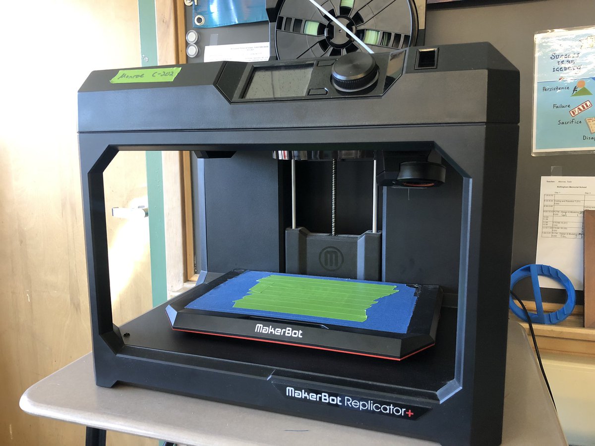TmonroeEdu's tweet photo. 6th grade students printed keychains done! Nice designs and creative builds are happening here! @PLTWorg @Mass_STEMHub @makerbot https://t.co/UFCkVnwQcd