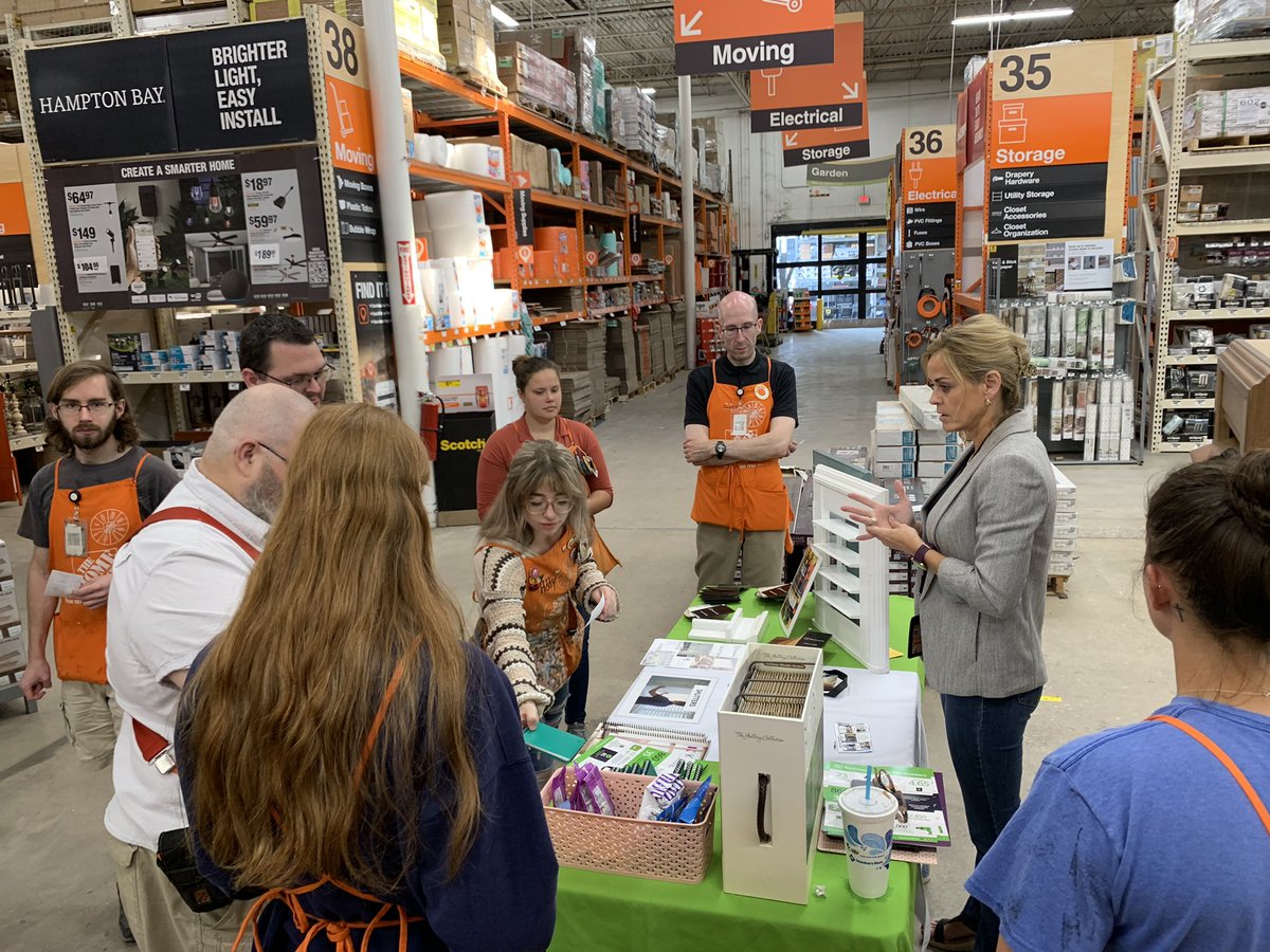 LisaBatten4's tweet image. It’s Services Awareness Day at 1403! Thank you to our Service Providers for spreading the word and getting associates excited about Installations! More pics to come!