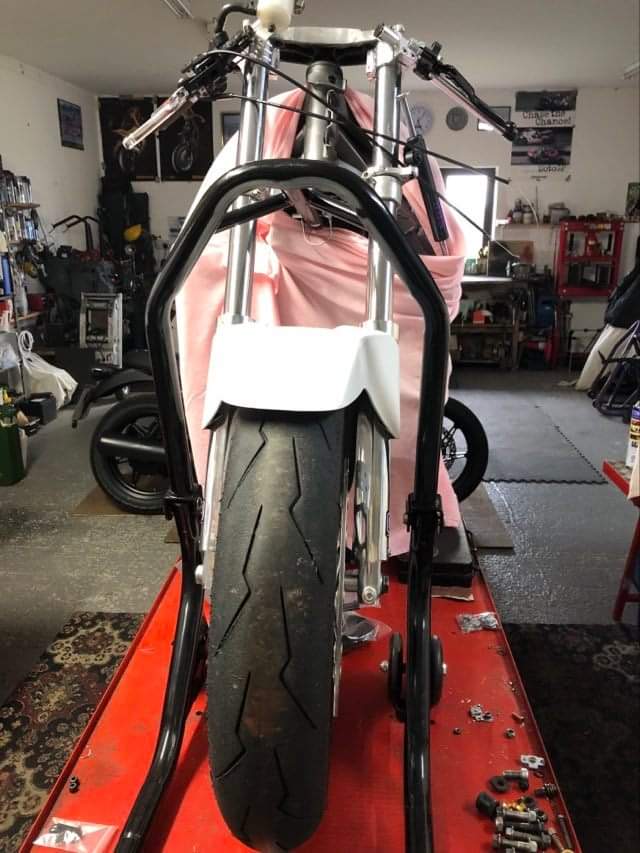 MPurslowRacing's tweet photo. Thought we would share the #forks for the #superbike that Dad and Mike Cond are finishing in Mark's name for the @ManxGrandPrix next year! Mark started it and we think he would be proud to see them finish it! #markpurslowracing #motorsport https://t.co/LN1KWvLPE7