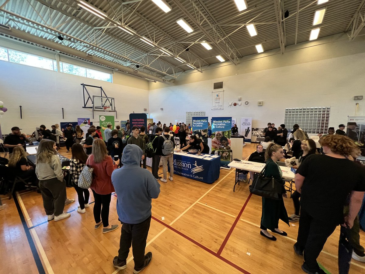 It’s packed! The Mission Job Fair is happening now at the Mission Leisure Centre! Come on down to talk to over 30 local and regional employers! #MissionBC #LocalJobs