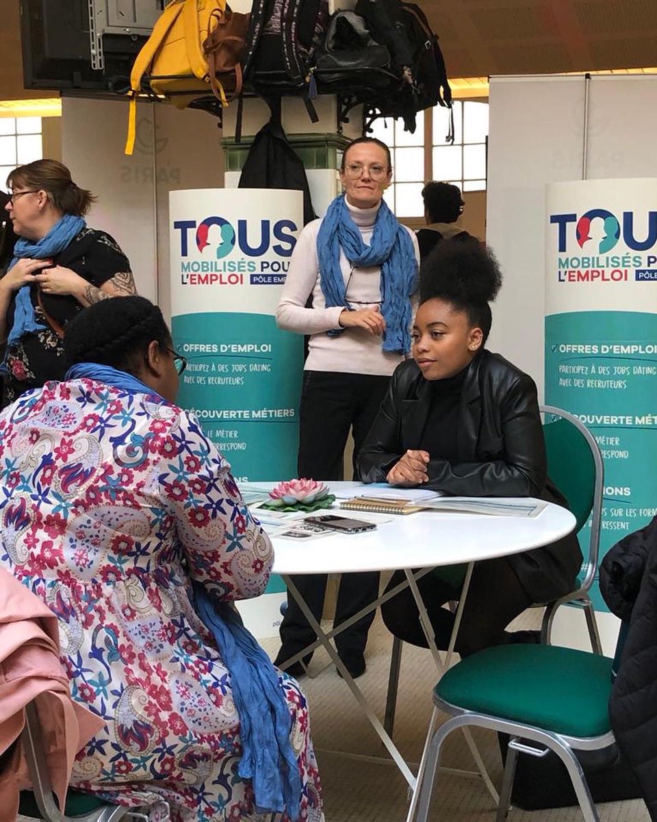 IS_CLORIVIERE's tweet photo. Du 10 au 14 octobre, c’est la semaine des métiers de la solidarité.
Participation des 2 classes préparant le DE CESF au forum des métiers du social de la ville de Paris, pour aller à la rencontre des professionnels dans le cadre de leur travail.
#cloriviere #decesf https://t.co/ZTLIBWK0O2