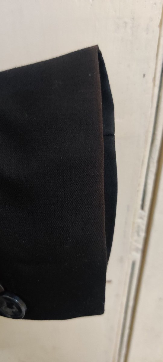 Advyashj's tweet photo. Not be able to understand how  @PeterEngland_ suit is faded n turned reddish with in a month. 
Either @myntra is selling counterfeit product or d #PeterEngland quality is so poor.
Please clarify your stand @myntra &amp; @AdityaBirlaGrp 
#FIR soon. 
@BandBajaateRaho https://t.co/jvPJ6stLU2