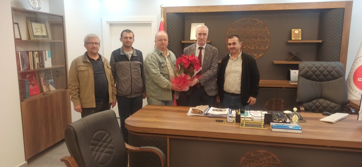 Mevlid-i Nebi haftası ve Camiler ve Din Görevlileri Haftası münasebeti ile Turgutlu ilçe müftüsü sayın Ömer ÇOBAN beye ziyarette bulunduk.