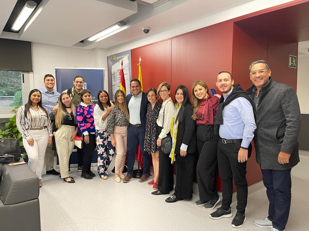 LaSergioBQ's tweet photo. Nuestros sergistas de la Maestría en Administración de Negocios MBA viven la experiencia internacional de #LaSergio en nuestra sede CEISA, en Madrid, España. 

Los estudiantes harán visitas empresariales e intercambiarán conocimiento con docentes de talla internacional.🇪🇦 https://t.co/F67ndnlgvo