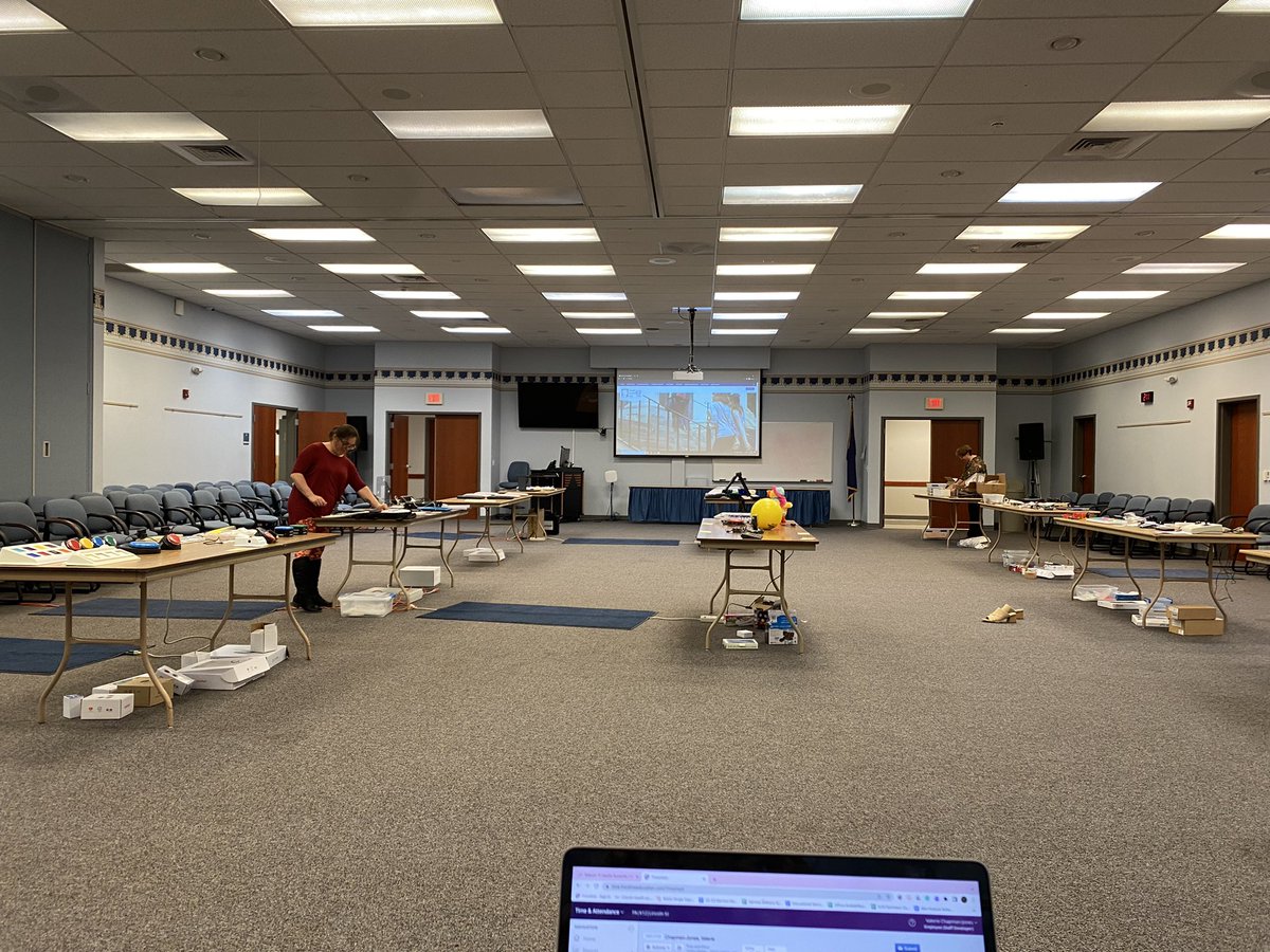 LIU12_AT's tweet photo. Setting up for the first ever @LincolnIU12 AT Expo! @LIU12_PD @LIU12_TaC @IU12_MTSSMath @melannpero #liuassistivetech #assistivetech #ATlendinglibrary #lendinglibrary #expo #UDl #accessibility https://t.co/zPshXM5eub